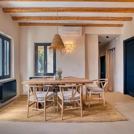 Hestia - Full Estate Country house